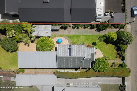 Photo of property in 20 Rauparaha Street, Waikanae Beach, Waikanae, 5036
