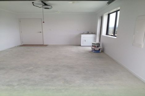 Photo of property in 28 Denver Avenue, Sunnyvale, Auckland, 0612