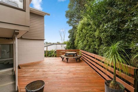 Photo of property in 77 Seymour Road, Sunnyvale, Auckland, 0612