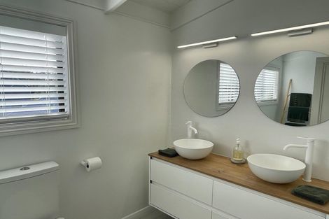 Photo of property in 102 Karaka Place, Matarangi, Whitianga, 3592