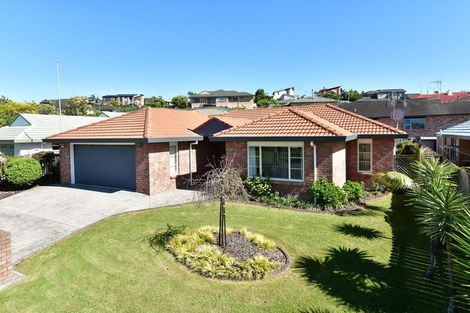 Photo of property in 110 Lakeside Drive, Orewa, 0931