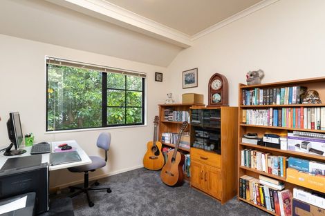 Photo of property in 17 Corsham Grove, Churton Park, Wellington, 6037