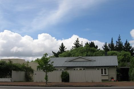 Photo of property in 1018 Great North Road, Point Chevalier, Auckland, 1022