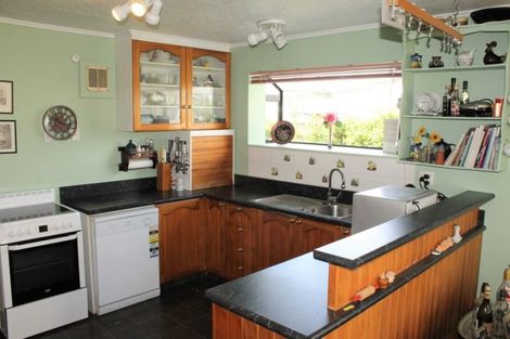 Photo of property in 11 Queen Street, Westport, 7825