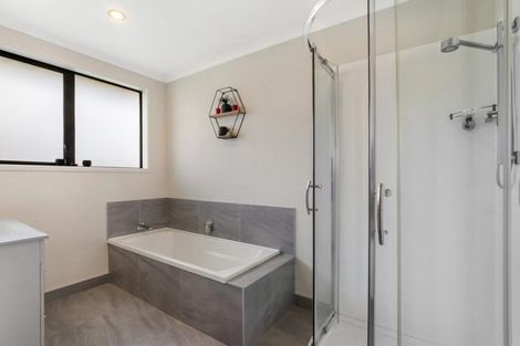 Photo of property in 56 Mark Ball Drive, Pokeno, 2402