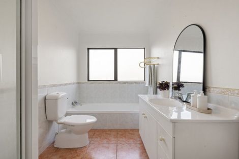 Photo of property in 47 Nielsen Gardens, Rototuna, Hamilton, 3210