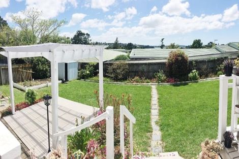 Photo of property in 3/165a Colwill Road, Massey, Auckland, 0614