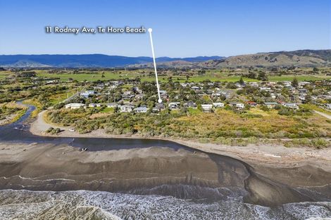 Photo of property in 11 Rodney Avenue, Te Horo Beach, Otaki, 5581