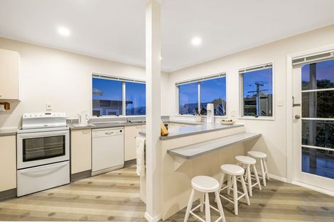 Photo of property in 76 Bayview Road, Paremata, Porirua, 5024