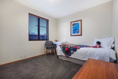 Photo of property in 65 Forrest Hill Road, Milford, Auckland, 0620