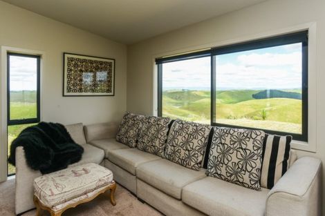Photo of property in 71 Pirau Road, Fernhill, Napier, 4183