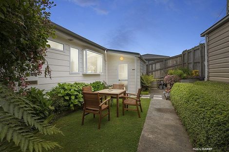 Photo of property in 6 Kekerenga Street, Strathmore Park, Wellington, 6022