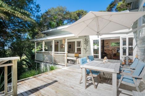 Photo of property in 80 Mountain Road, Henderson Valley, Auckland, 0612