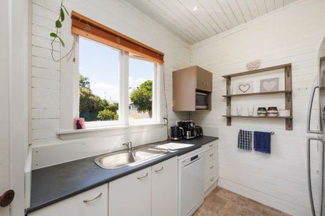 Photo of property in 37 Bryant Street, Takaro, Palmerston North, 4412