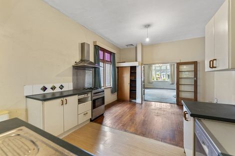 Photo of property in 19 West Avenue, Saint Clair, Dunedin, 9012