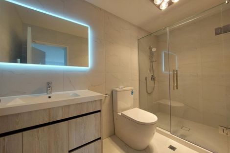 Photo of property in 7/11 Celeste Place, Totara Vale, Auckland, 0627