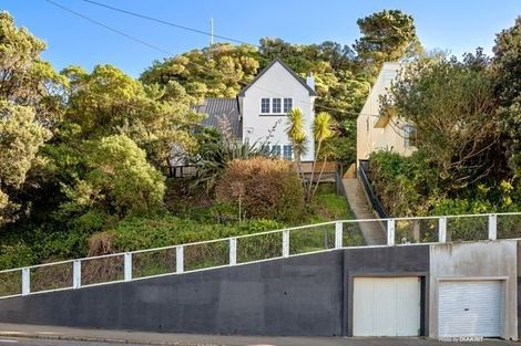Photo of property in 44 Queens Drive, Lyall Bay, Wellington, 6022