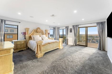 Photo of property in 13 Michael Richard Place, East Tamaki Heights, Auckland, 2016