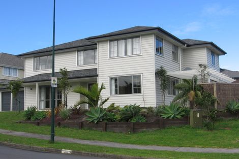 Photo of property in 1 Eynsham Court, Dannemora, Auckland, 2016