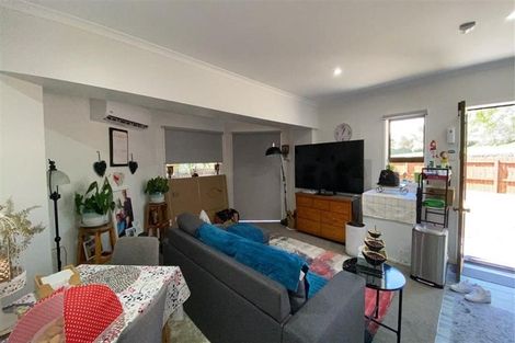 Photo of property in 54 Redoubt Road, Clover Park, Auckland, 2105