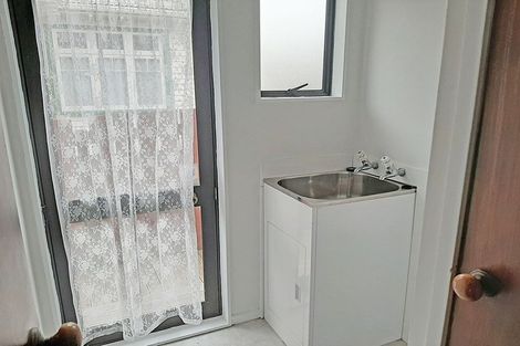 Photo of property in 2/215a Swanson Road, Henderson, Auckland, 0610