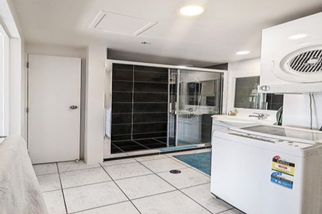 Photo of property in 1h/10 Crown Lynn Place, New Lynn, Auckland, 0600