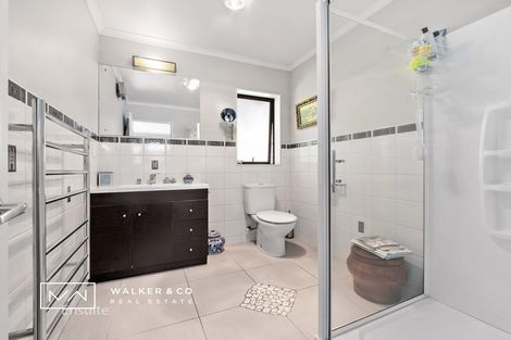 Photo of property in 30 Aragon Grove, Kingsley Heights, Upper Hutt, 5018