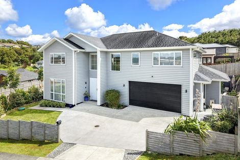 Photo of property in 18 Kahu Close, Orewa, 0931