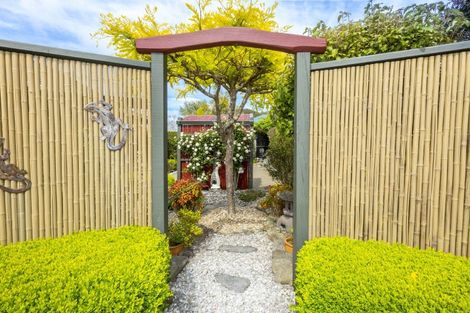 Photo of property in 11a Ormrod Grove, Riverstone Terraces, Upper Hutt, 5018