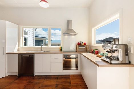 Photo of property in 81 Eden Street, Island Bay, Wellington, 6023