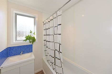 Photo of property in 7 Hannah Place, Redwood, Christchurch, 8051