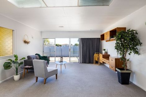 Photo of property in 2/40 Barriball Street, Fitzroy, New Plymouth, 4312