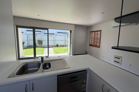 Photo of property in 2/19 Hills Road, Edgeware, Christchurch, 8013