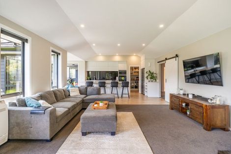 Photo of property in 355 Grays Road, Pauatahanui, Porirua, 5381