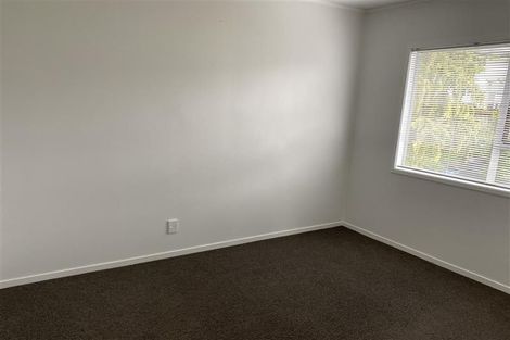 Photo of property in 2/50 Seaview Road, Castor Bay, Auckland, 0620