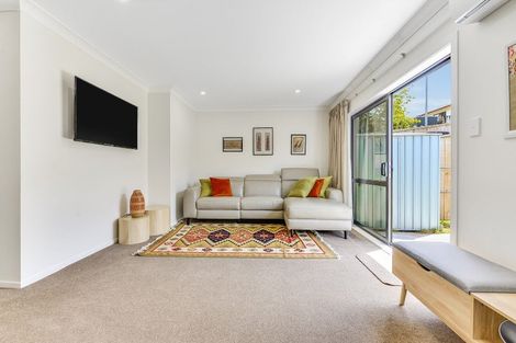 Photo of property in 2/33 Cowley Drive, Temple View, Hamilton, 3218