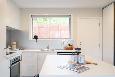 Photo of property in 137a Newlands Road, Newlands, Wellington, 6037