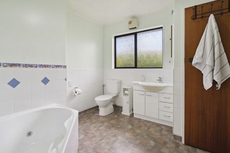 Photo of property in 25 Ngatitoa Street, Tawa, Wellington, 5028