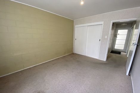 Photo of property in 44e Whites Line West, Woburn, Lower Hutt, 5010