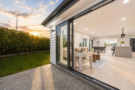 Photo of property in 21 Vintry Drive, Huapai, Kumeu, 0810