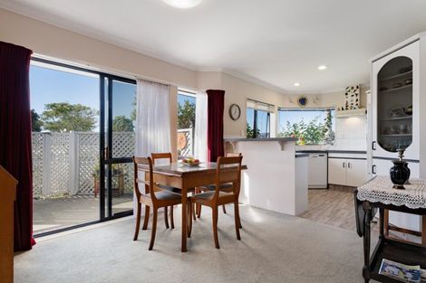 Photo of property in 2 Lotus Avenue, Mount Maunganui, 3116