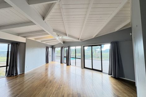 Photo of property in 412 Taupaki Road, Kumeu, 0892
