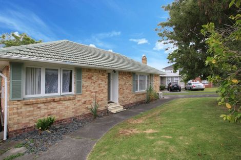 Photo of property in 5 Amberley Avenue, Te Atatu South, Auckland, 0610