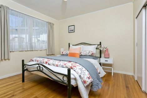 Photo of property in 1/91 Bond Crescent, Forrest Hill, Auckland, 0620