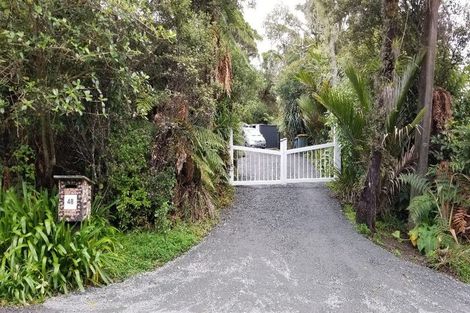 Photo of property in 48 Turanga Road, Henderson Valley, Auckland, 0612