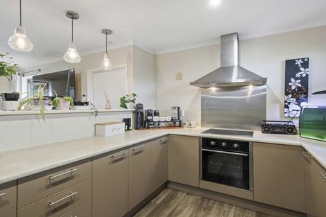 Photo of property in 10 Netley Place, Aranui, Christchurch, 8061