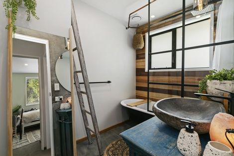 Photo of property in 85 Maungaraki Road, Korokoro, Lower Hutt, 5012