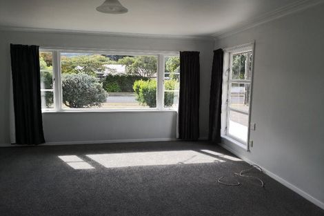 Photo of property in 7 Heretaunga Square, Silverstream, Upper Hutt, 5019