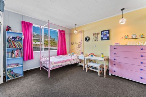 Photo of property in 6 Regents Grove, Richmond Heights, Taupo, 3330