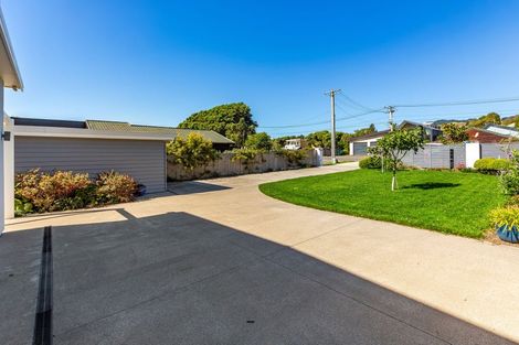 Photo of property in 96 The Esplanade, Raumati South, Paraparaumu, 5032
